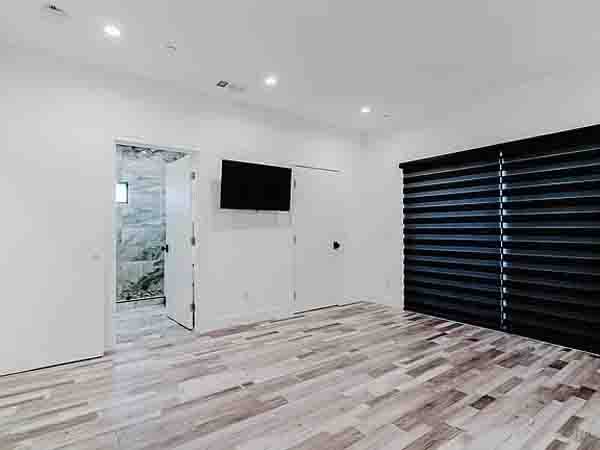 $1,640 / 3br - Casa moderna de 3 habitaciones y 2.5 baños. (9811 Foothill Blvd, Sylmar, CA)63701110986497122