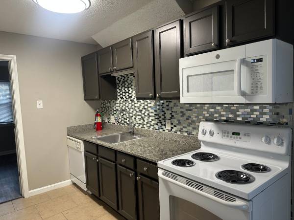 $994 / 1br - 512ft2 - Spacious One Bed Available TODAY!63792269190145121