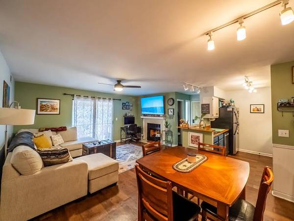 $2200.00 / 2br - 1030ft2 - ¡Ubicación ideal en Mount Pleasant con excelentes comodidades!64016106823811122