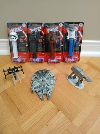 STAR WARS - 4 PEZ and 3 FIGURINES 1