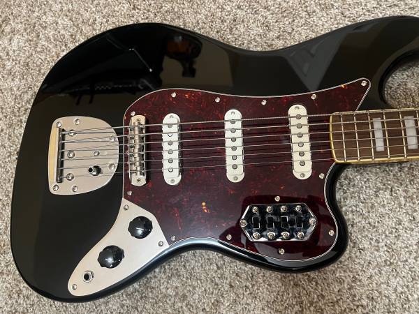 Squier Classic Vibe Bass VI 1