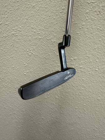 Tad Moore by Dunlop TM20 Putter - sporting goods - by owner