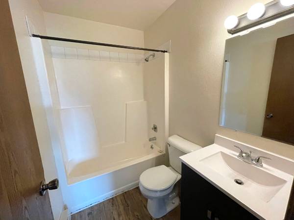$745 / 2br - 575ft2 - 💥NO DEPOSIT!💥 2BR/1BA – $745/mo – Pet Friendly (Cats Only) (Menomonie, WI)63845958113155124
