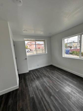 $3,850 / 2br - 1300ft2 - ~! COMMERCIAL AVE // 2BR ~ 1BA ~ 1300 SqFt ~ $3/SqFt Lease (san mateo)63836554568835121
