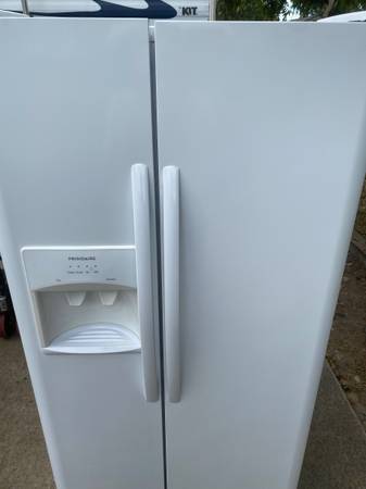 33” wide refrigerator 1