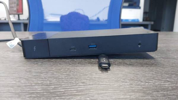 Universal Thunderbolt Docking Station 1