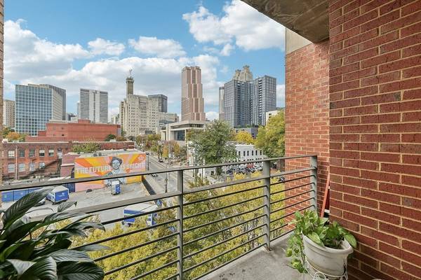 $1,895 / 2br - 1091ft2 - Washer/Dryer, FREE Storage - Limited Time, Study Room (171 Auburn Ave NE, Atlanta, GA)63964126890114121