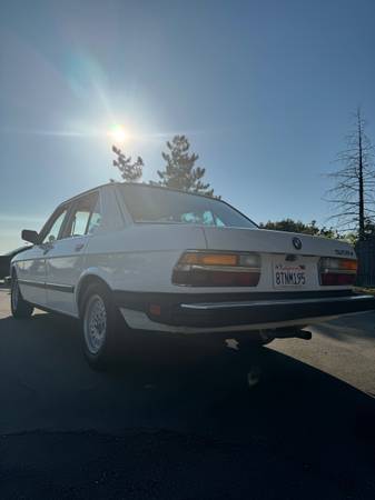 1985 BMW 528e - $13,50063619344616963123