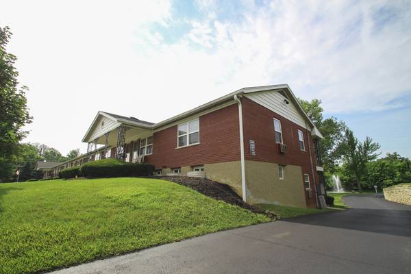 $1,085 / 1br - 631ft2 - Beautiful fully remodeled 1 bedroom coming available! (Mount Healthy, OH)63974472792450124
