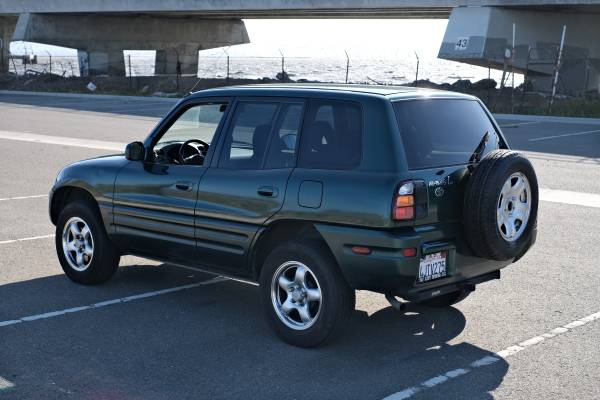 1999 Toyota RAV4 4WD Edición Especial 1 DUEÑO Bien Mantenido LIMPIO - $6,500 (fremont / union city / newark)63654702811905123