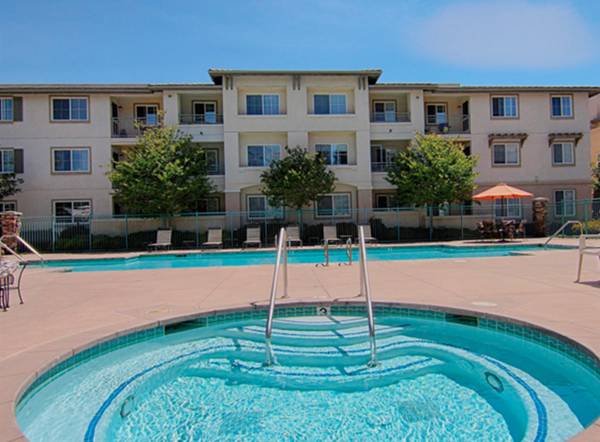 $2,350 / 2br - San Marcos Wonderful 2 Bed!! - Cabanas | Heated Pool | CSU Nearby (San Marcos)64037044853635121