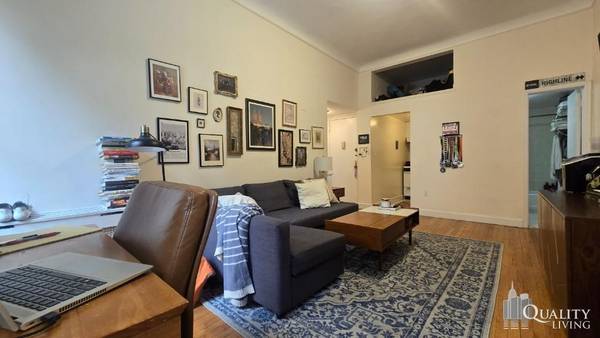 $3995.00 / 1br - West 70 St/Central Park West. Huge Sunny 1br + Lge Private Terrace. Cl (Upper West Side)63689769929987121