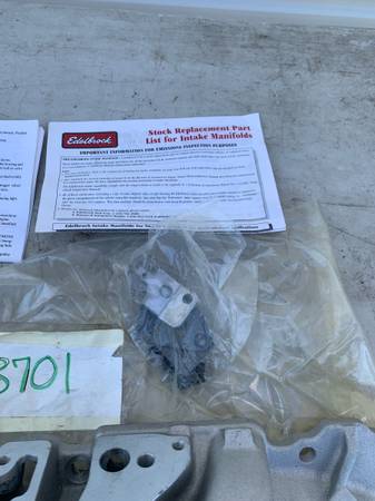 Edelbrock intake manifold - $150 (Delhi)63470292881027123
