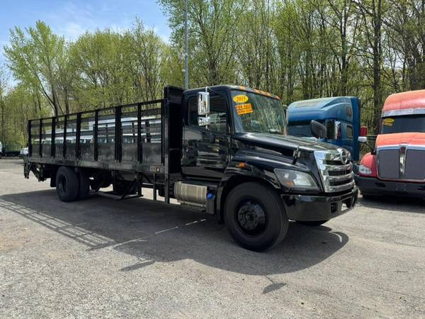 Camión Plataforma Hino 258 2015 de 124,313 millas - boston/cambridge/brookline - $24,999 (Staten Island)63615697312257122