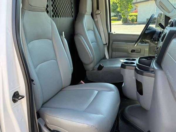 2014 Ford E250 - Photo 15