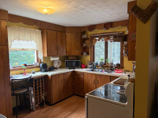 $1,400 / 2br - 2-Bedroom Apartment – 2nd Floor in Owner-Occupied Two-Family Home64017044879235120