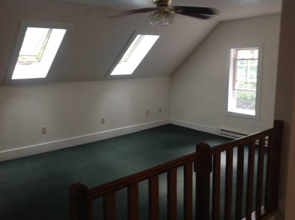 $975 / 1br - 700ft2 - City, loft style, 1 bedroom apartment, Nice! (Plattsburgh)63897404787714121