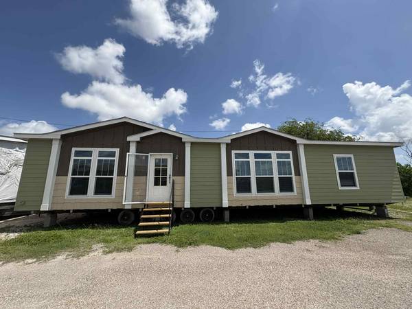 $1,700 / 4br - 3/4 Bedrooms ready to go!! bad credit? NO PROBLEM. (corpus christi)64036541721859120