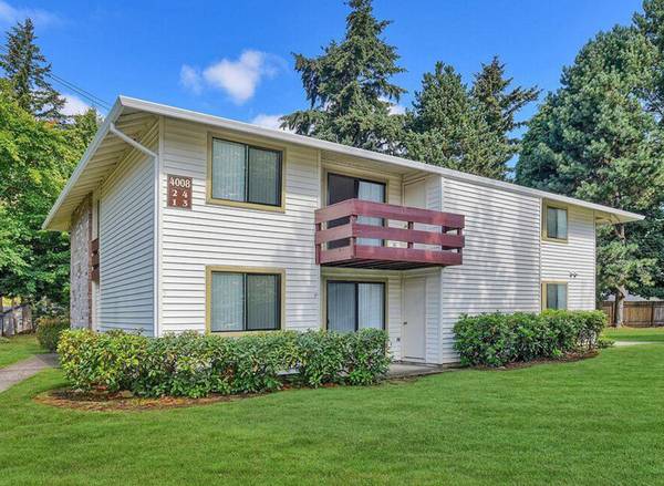 $1,545 / 2br - ¡$500 DE DESCUENTO EN TU 1ER MES! Juego de WD Incluido, Estaciones para Mascotas, Se Aceptan Gatos y Perros (Powell Butte)63672618774913121
