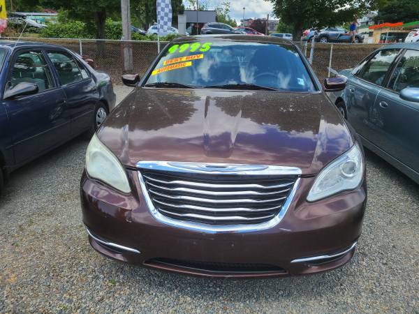2012 CHRYSLER 200LX 4CYLINDER ( COLD A/C ) ( 117K MI) CLEAN RUNS GREAT - $3,995 (CALL FOR AVAILA1BILITY)63617234706049121