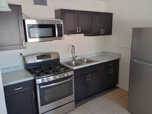 $995 / 3br - 875ft2 - 401-11 N D Street (Eloy)63623922694657121