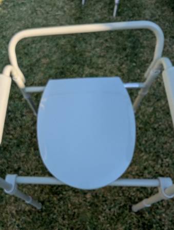 Bedside toilet seat 1