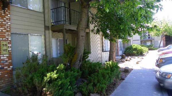 $1,395 / 2br - 954ft2 - Apartamento en SE cerca de Fred Meyer y línea de autobús, servicios W/S/G pagados. ¡Lavandería!63839290193155120