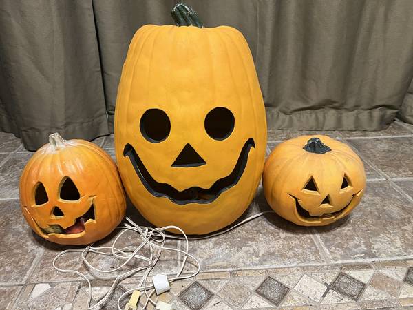 Three Vintage Pumpkin Decor 1