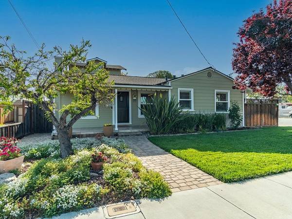 $3,950 / 3br - 1707ft2 - CLASSIC & CLEAN 3 Bed/2 Bath Home in QUIET Neighborhood - SAN JOSE (san jose south)63940544723714120