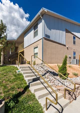 $1,035 / 2br - Mesa Del Norte Apartments (Los Alamos)63659885255297120