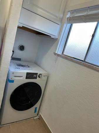$2,200 / 1br - 400ft2 - Separate in law studio with kitchen, washer and dryer and own entrance (Redwood City)63933766798339123