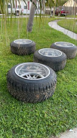 Llantas forjadas de combustible 22x14 y 35 Mts - $3.000 (Ciudad de Panamá)63440143718275122