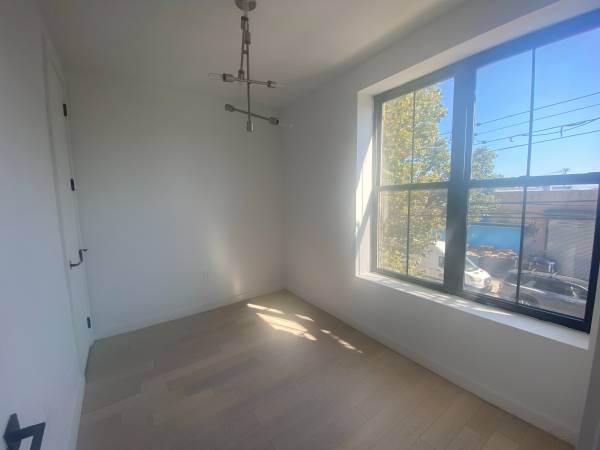 $2,999 / 1hab - 600ft2 - ¡1 HABITACIÓN SUNTOZA / CONVERTIBLE EN 2 HABITACIONES! LAVANDERÍA EN LA UNIDAD! UBICACIÓN PRIVILEGIADA! CERCA DEL METRO!! (East Williamsburg)63698533570945123