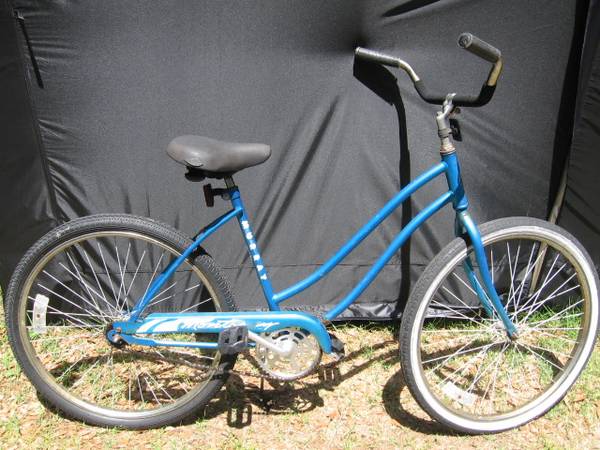 Bicicleta femenina con marco de acero Murray - $80 (Kill Devil Hills)63437047049729121