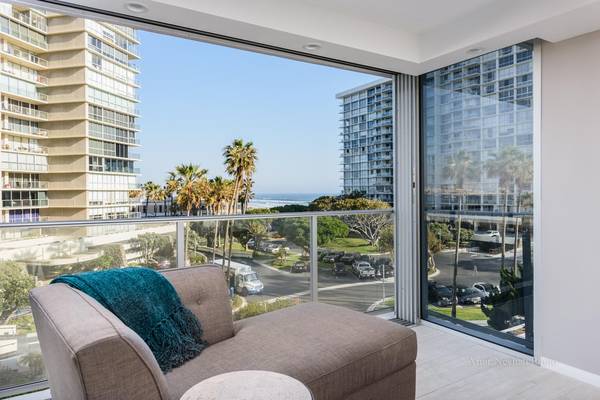 $120 / 2br - 1375ft2 - Bridge views from this gorgeous Coronado Shores home (Coronado, CA)63657192403585120