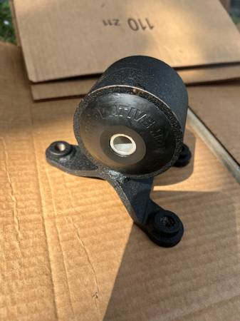 Acura Integra 90-93 Motor Mount 1