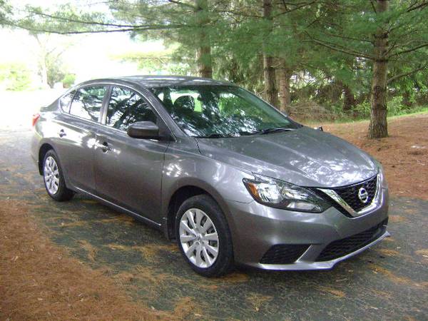 2018 Nissan Sentra SV ONLY 34000 MILES - $10,500 (Trevor WI nearby Antioch IL)63618720999683122