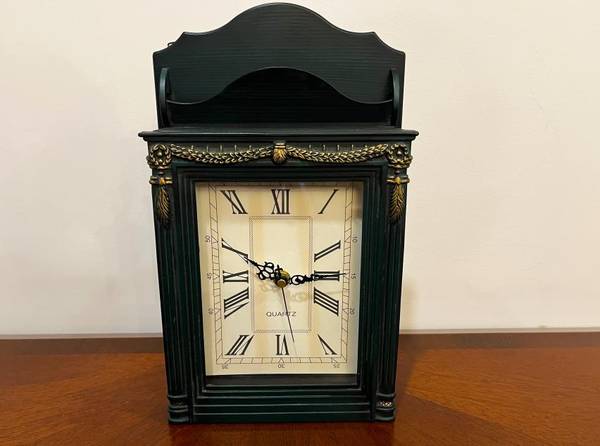 Unique 3 in 1 Green Quartz Wall Clock. 1