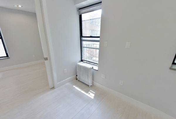$4,295 / 1br - 1 Bed * NO FEE* ASAP MOVE IN- LUX/ Elevator Building with NYC VIEWS! (East Village)64212267017347121