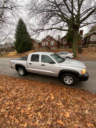 2005 Dodge Dakota Quad Cab V6 4x4 Low Miles Cash Deal 1