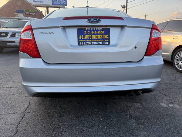 2012 FORD FUSION "ONE OWNER"CLEAN CARFAX WITH 43 SERVICES,SPORTY LOOOK - $5,380 (7510 CULEBRA RD BETWEEN POTRANCO/INGRAM RD)63469880049281122