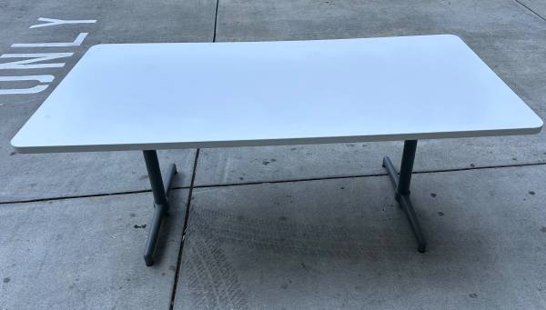 MESA DE CONFERENCIAS.....               MESA DE CONFERENCIAS DE MADERA.... - $300 (North Hollywood)63471428703489121