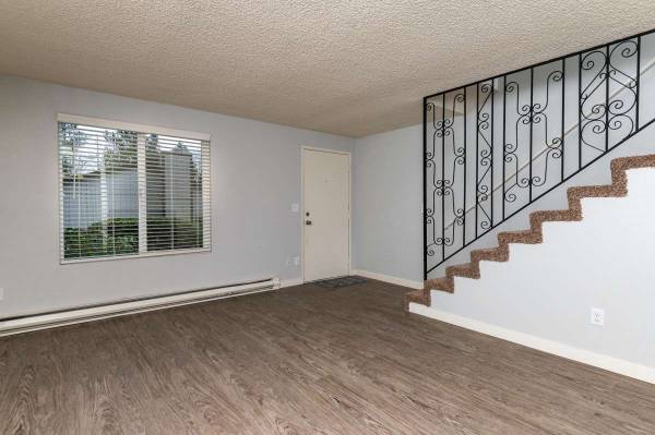 $1,675 / 2br - 832ft2 - ¡Ubicación conveniente de 2 habitaciones / 1 baño! 832 pies cuadrados. ¡Transporte cercano! (Tigard)63831537364609124