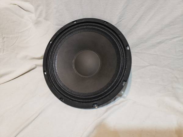 Yamaha pro 10in Woofer 1