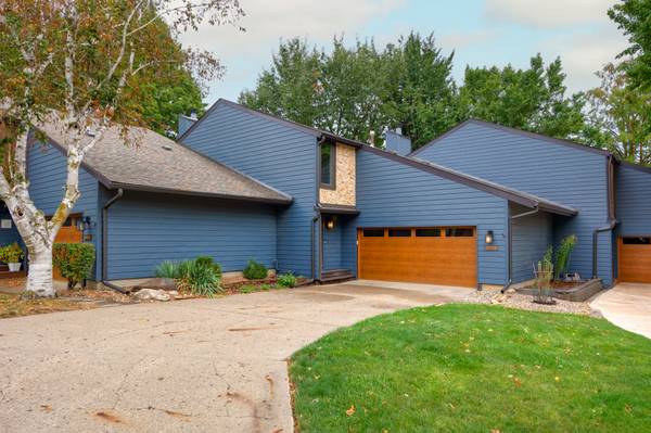 $315,240 / 3br - 1680ft2 - LIKE NEW! Fully Updated Condo & 2-1 Rate Buydown (West Des Moines)64308411006721120