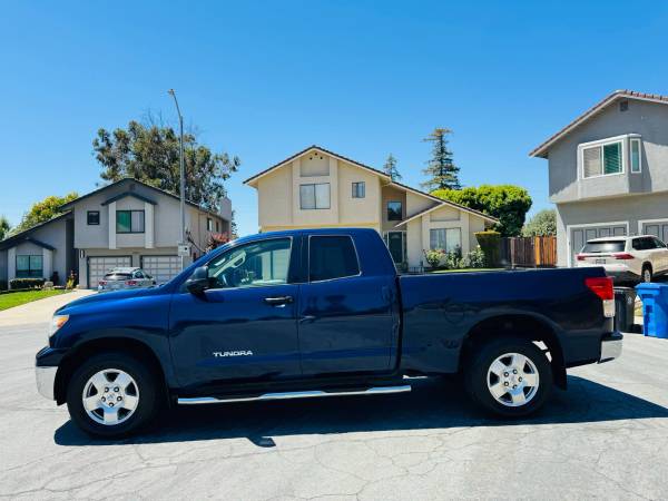 Toyota Tundra 2012 - $9,500 (Newark)63624035609857124