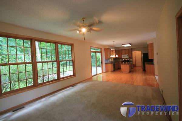 $2,995 / 4br - 2432ft2 - Spacious 4 bed 2.5 bath home (Plymouth)64003957166850123