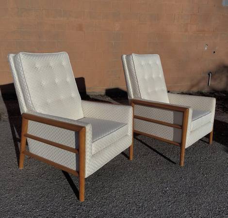 Mid Century Pair of Conant Ball Lounge Chairs by Leslie Diamond 1