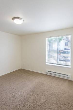 $1,967 / 2br - 818ft2 - Acceso fácil a la autopista 410, piscina climatizada de temporada (Enumclaw)63929298172803123