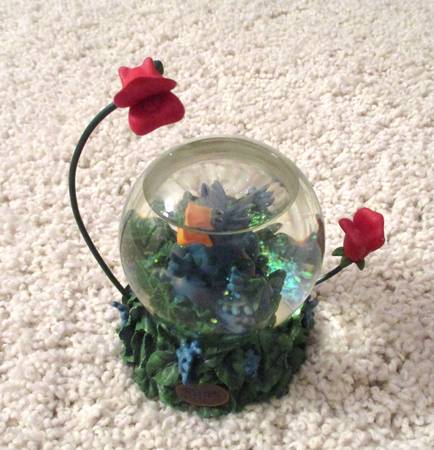 PETAL PETS WATER GLOBE - SnapDragon 1